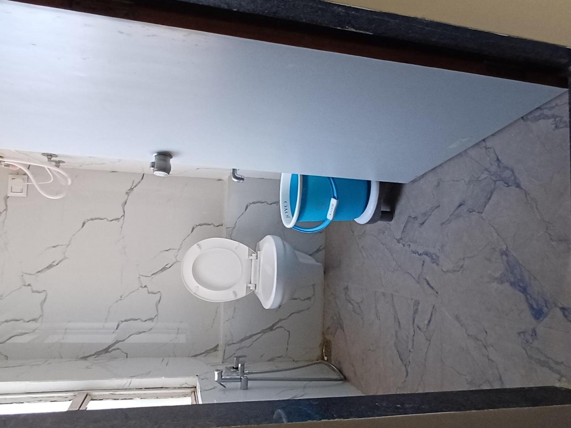 Hotel Phoniex Ahmedabad Exteriör bild